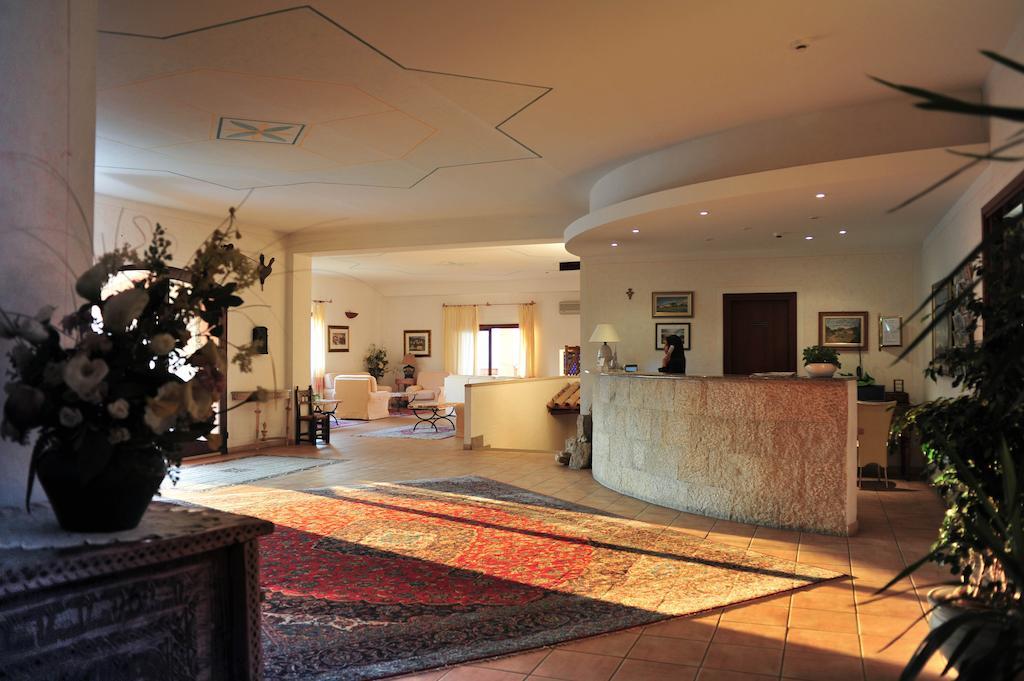 Hotel Micalosu Cannigione Exterior foto